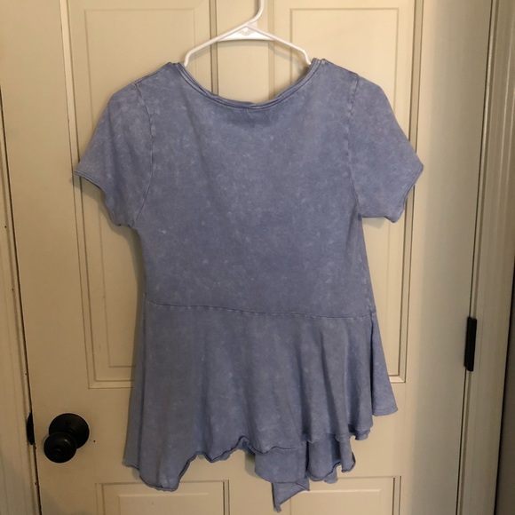 Adorable Anthropologie Shirt - Picture 2 of 2